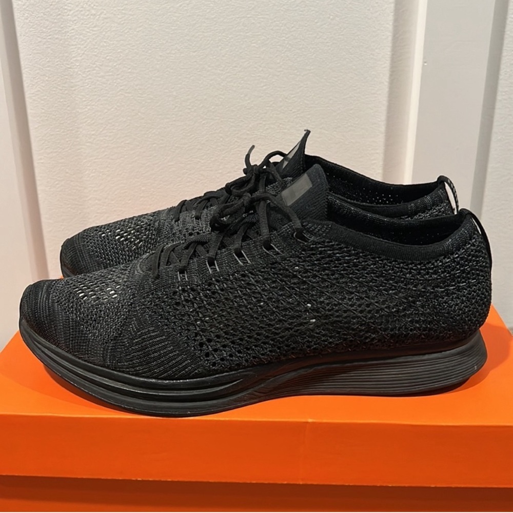 Nike Flyknit Racer Triple Black